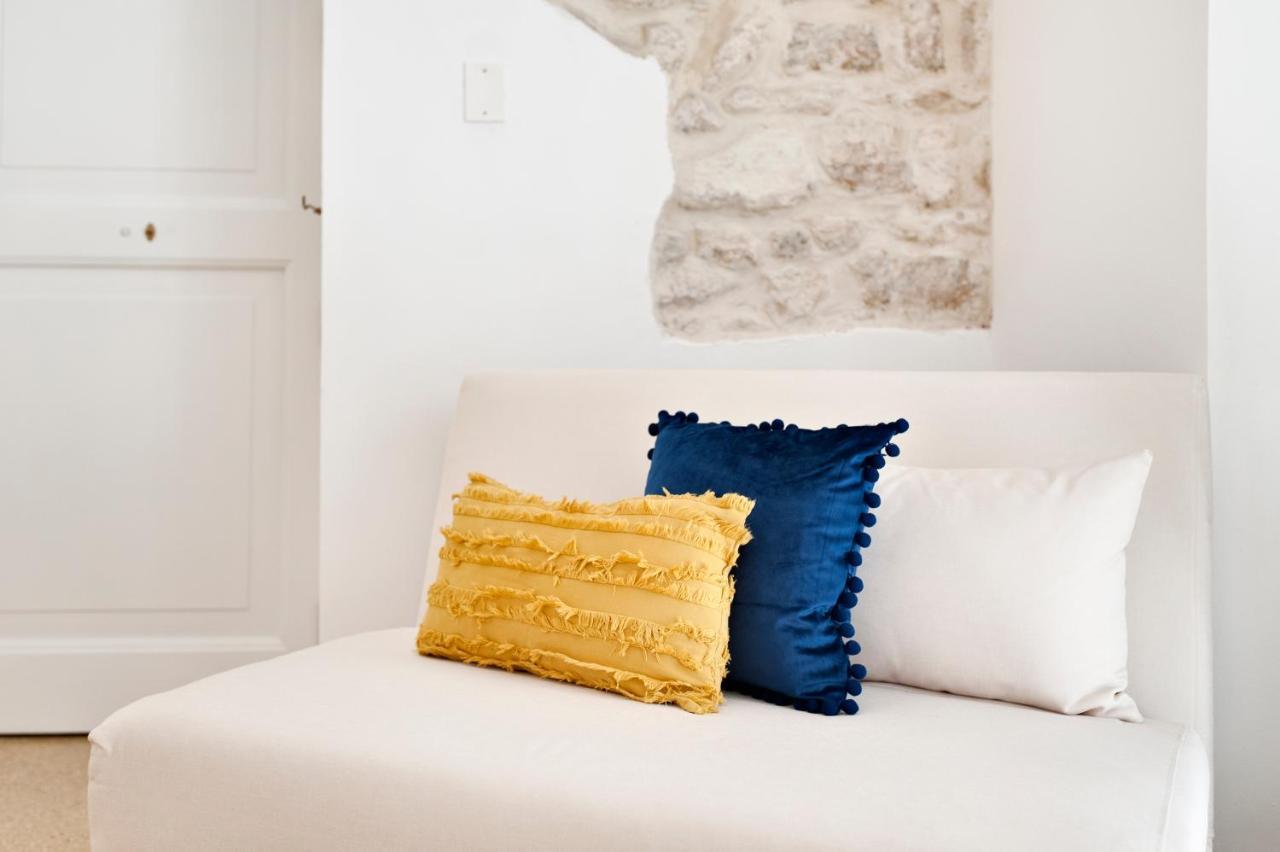 Blue Loft - Old Town Apartment Sit Lecce Bagian luar foto