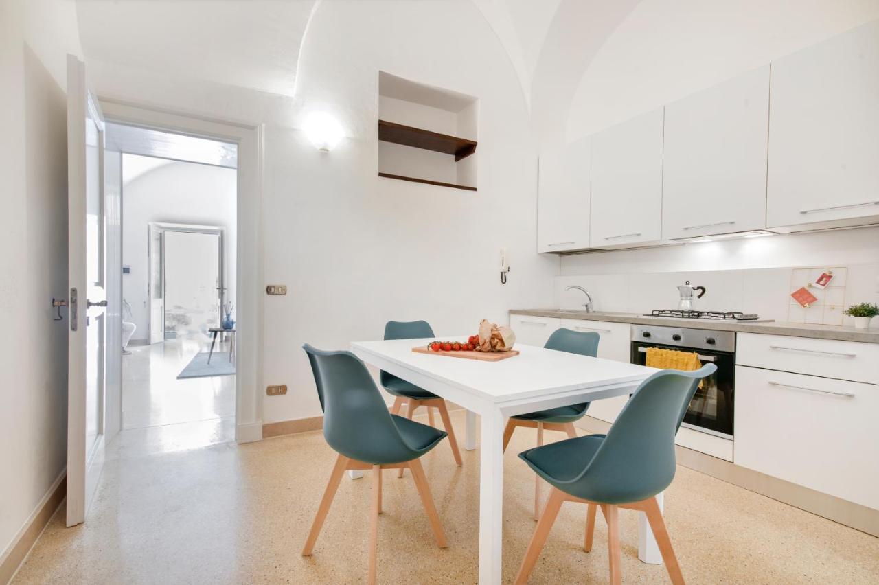 Blue Loft - Old Town Apartment Sit Lecce Bagian luar foto