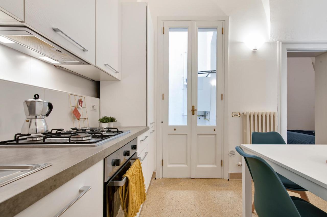 Blue Loft - Old Town Apartment Sit Lecce Bagian luar foto