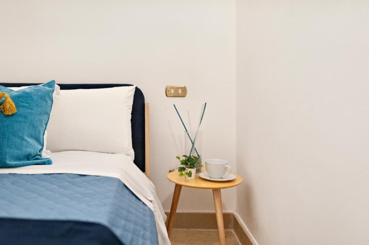 Blue Loft - Old Town Apartment Sit Lecce Bagian luar foto