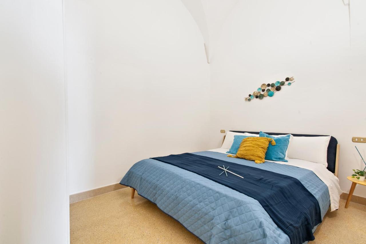 Blue Loft - Old Town Apartment Sit Lecce Bagian luar foto